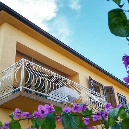 Apartments Nela Jelsa  Rom bilde