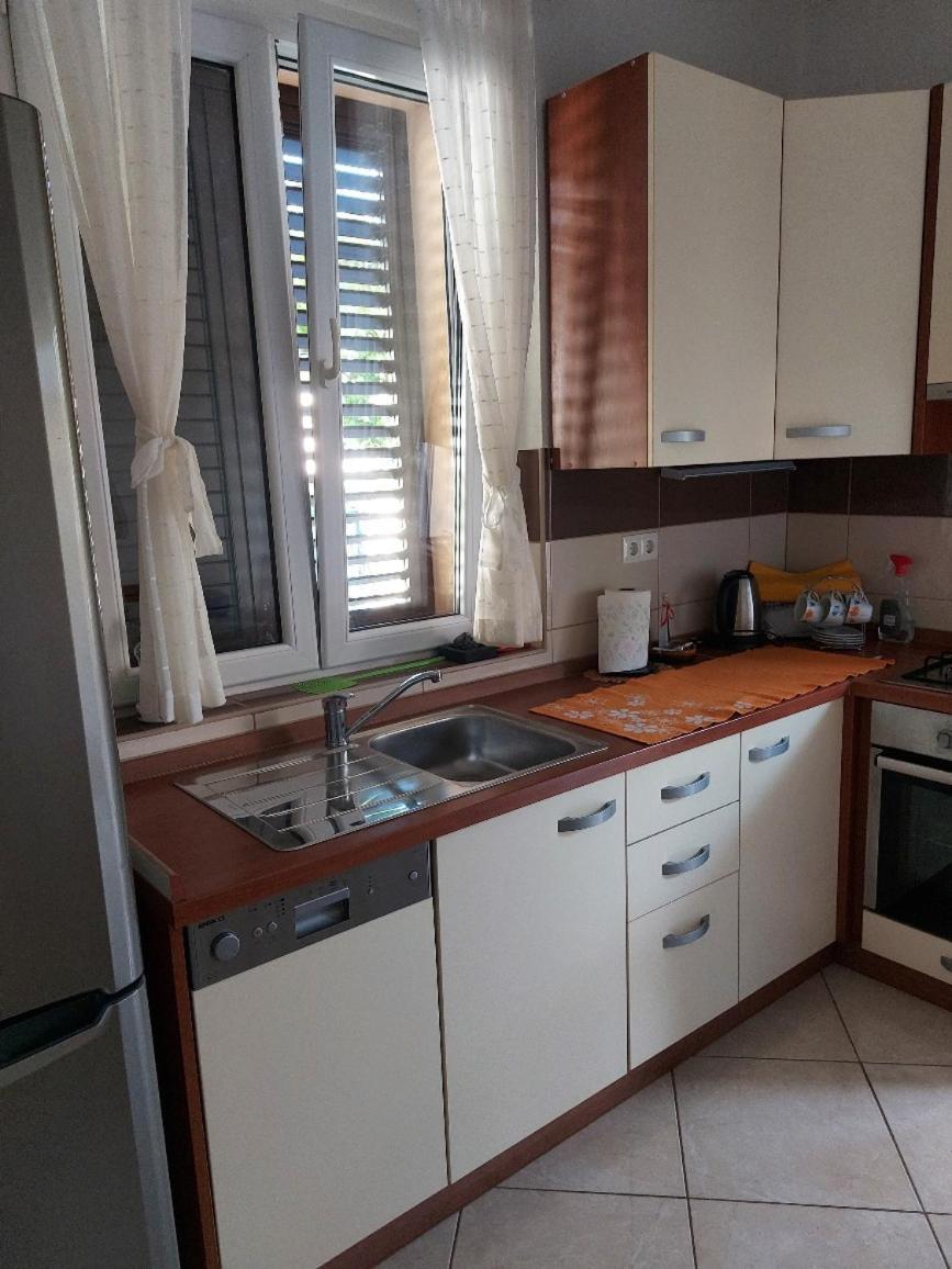 Apartments Nela Jelsa  Rom bilde