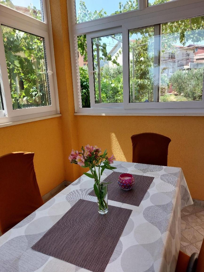 Apartments Nela Jelsa  Rom bilde
